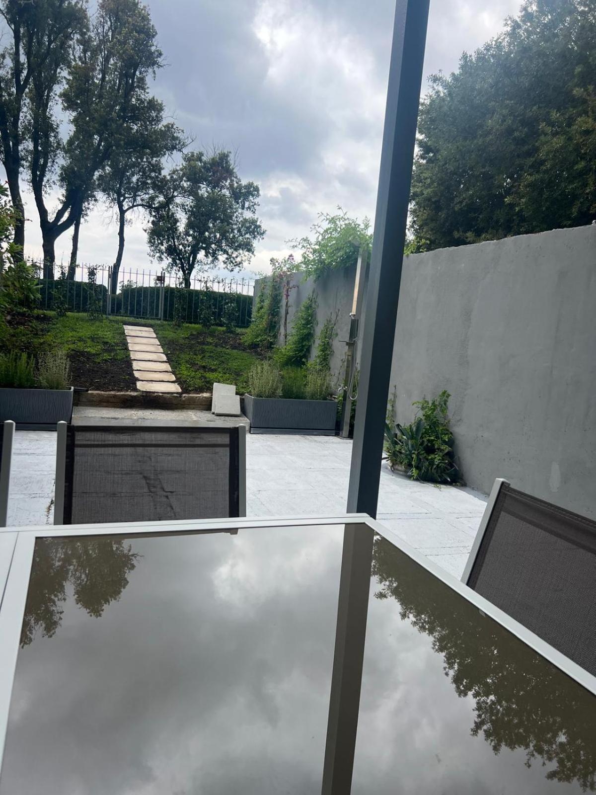 - Terraced House With Direct Access To The Appartamento *